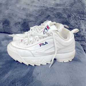 Tenis fila en muy buenas condiciones